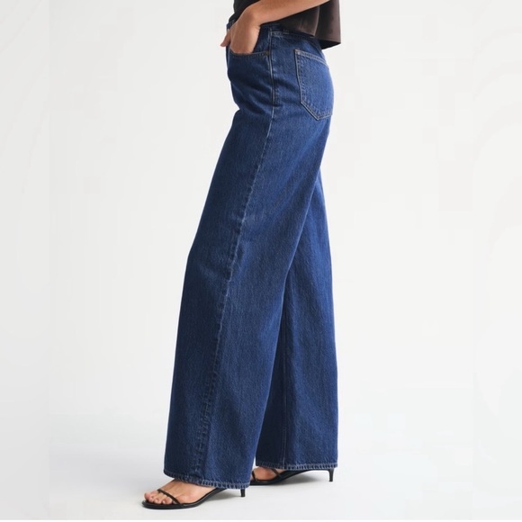 Abercrombie & Fitch High Rise Dark Wash Wide Leg Jean - Short/Petite Length NWOT - Picture 2 of 9